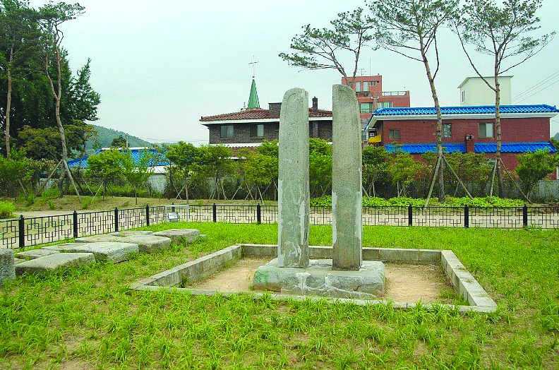 반죽동 당간지주.jpg
